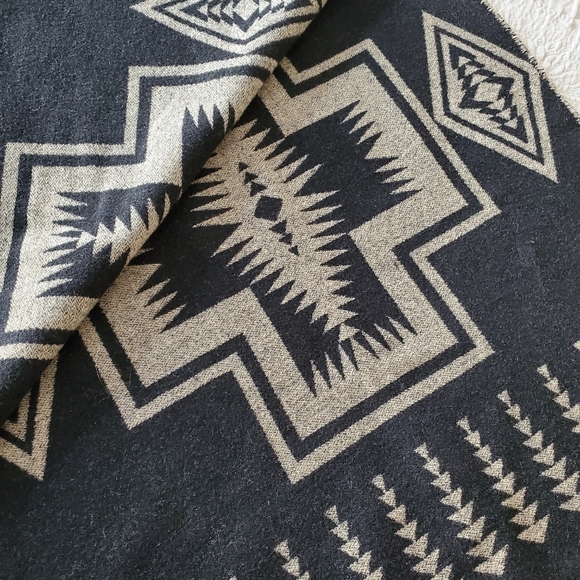 Pendleton Portland Collection Harding Scarf - Picture 4 of 5
